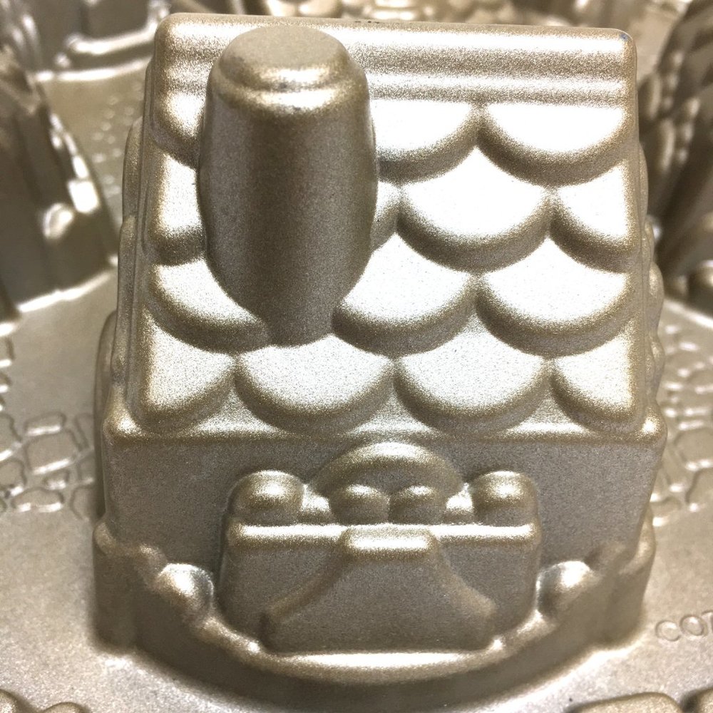Snowy Village Williams Sonoma Nordic Wear Cakelet Pan NOS NWT - Picture 4 of 10